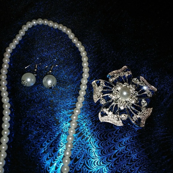 Luscious 3 Piece Pearls Set